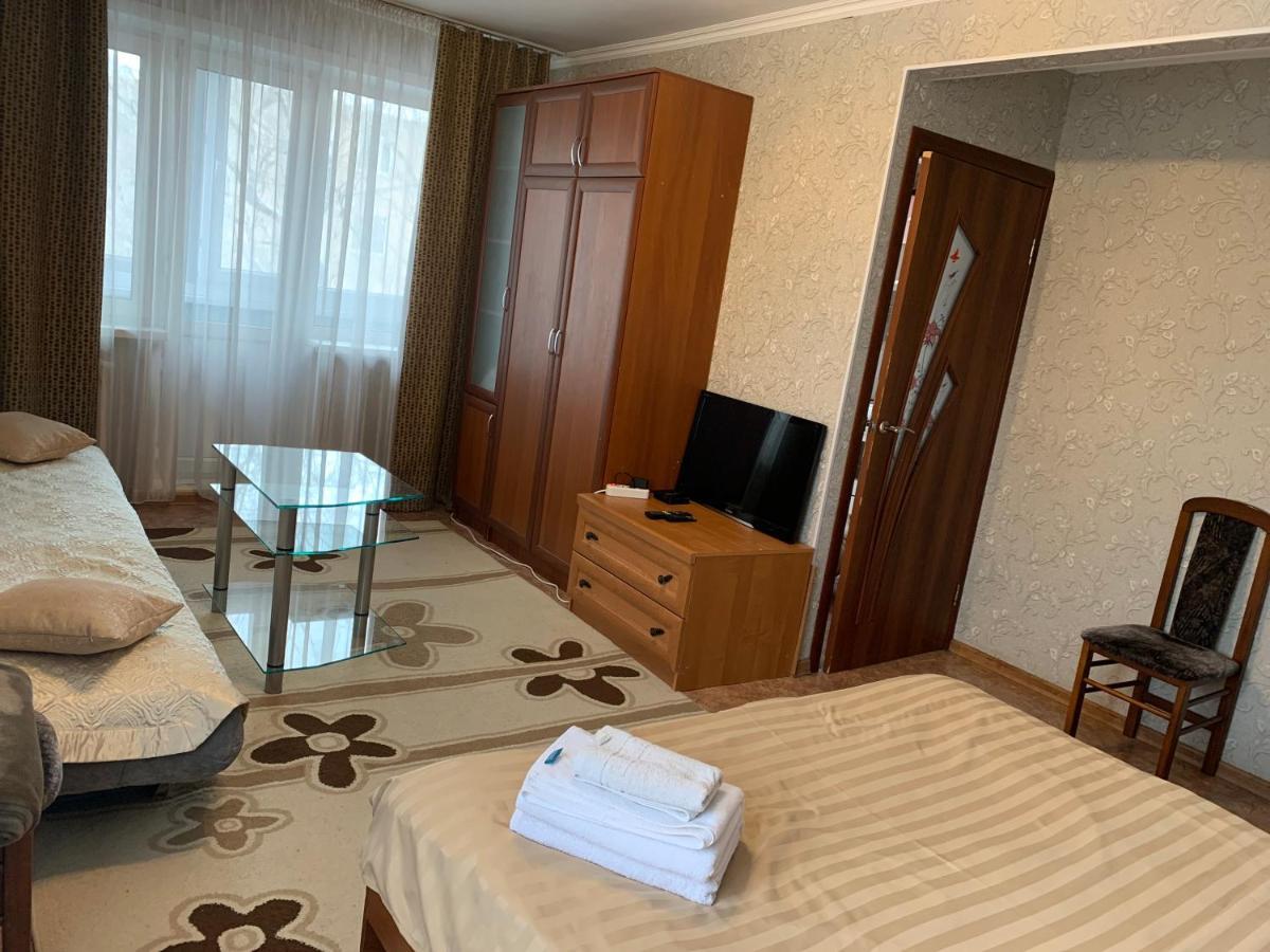 Уютная Квартира В Центре По Ул Гоголя Karagandy Екстериор снимка